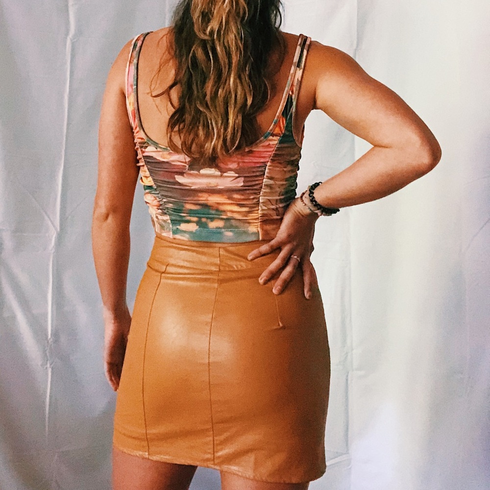NIGHT ON THE TOWN PLEATHER MINISKIRT 🌃💫